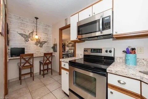 Building Photo - 551 Shadydale Dr