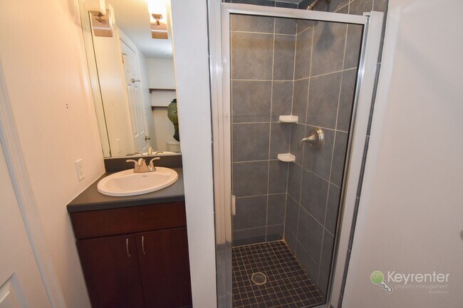 Building Photo - Spacious 2-Bed, 2-Bath Condo in Mill Ridge Community