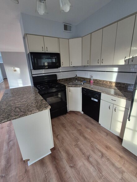 Building Photo - 2301 Pennsylvania Ave