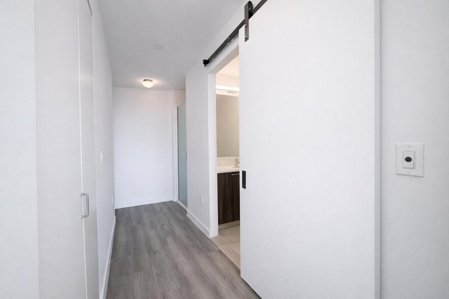 Building Photo - 1524 Sheepshead Bay Rd