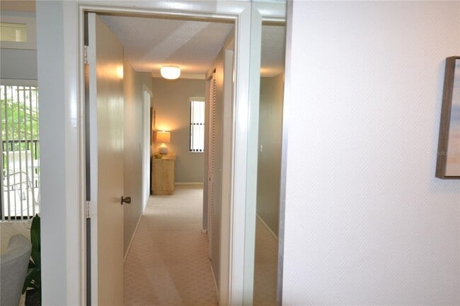 Building Photo - 284 Woodlake Wynde
