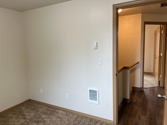 Building Photo - 3Bd/1.5Ba Two Story House - Available Soon!