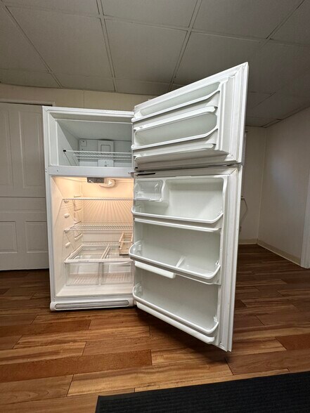 Building Photo - 134 Sherman St