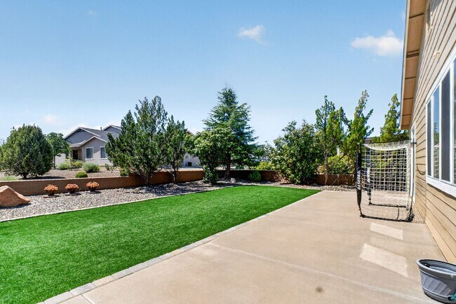 Building Photo - Amazing 5-Bedroom, 2.5-Bath Two Story Home in Stoneridge, PV
