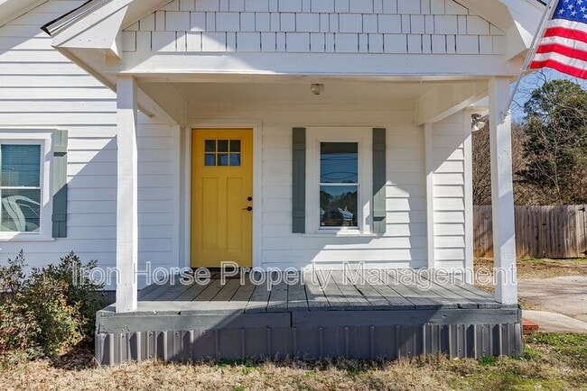 Building Photo - 2084 Broad St