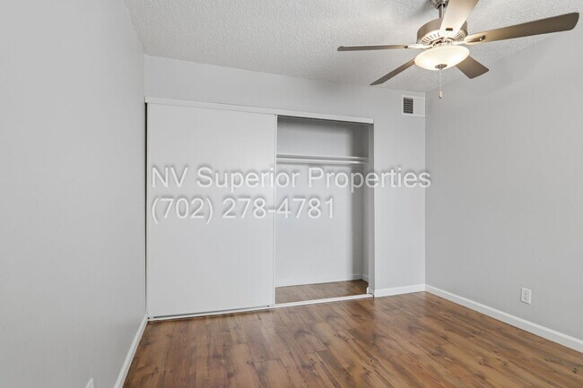 Building Photo - 2274 E Desert Inn Rd