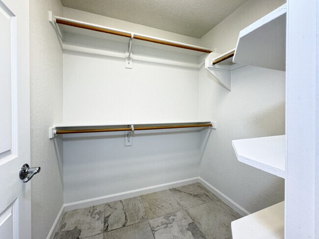 Building Photo - Wonderful 2 Story 3 BR Home in Loma Colorado