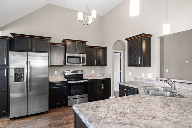 Building Photo - 515 Sourwood Dr
