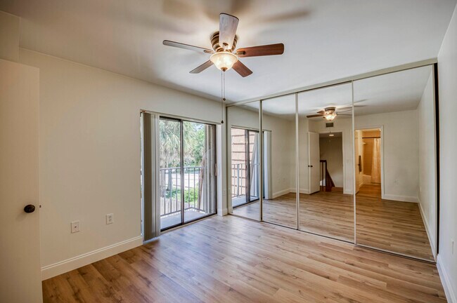Building Photo - 2414 24th Ct