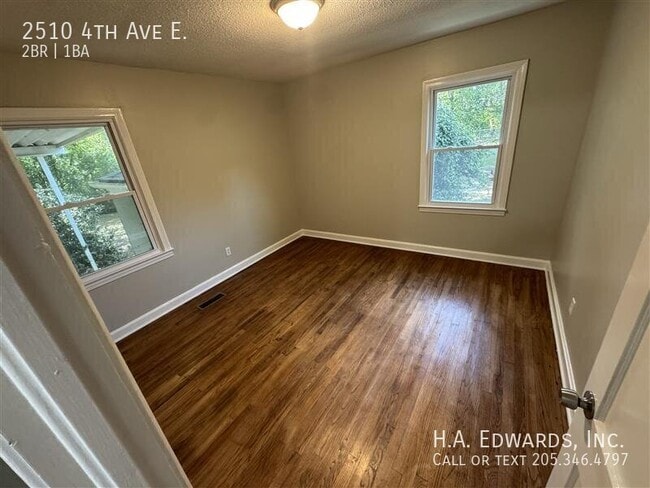 Building Photo - 2510 4th Ave E