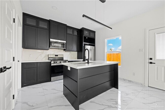 Building Photo - 10 Buccaneer Dr