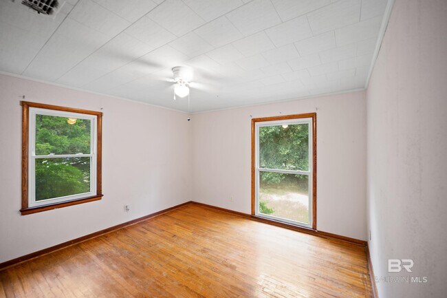 Building Photo - 21213 Lawrence Rd