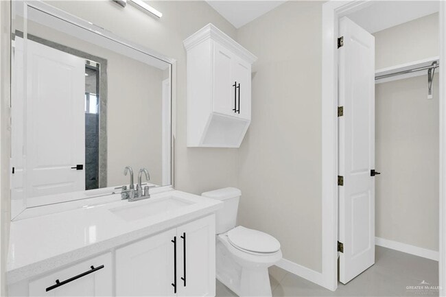 Building Photo - 20 Tierra Escondido