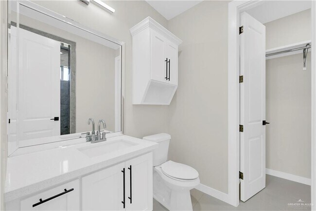 Building Photo - 31 Tierra Escondido