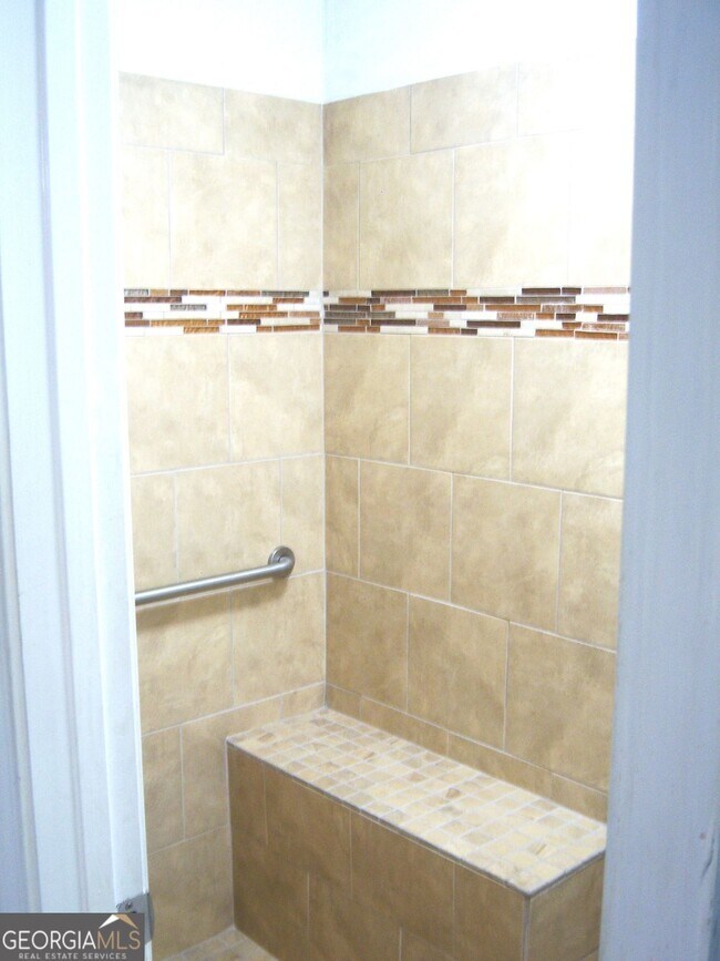 Building Photo - 760 Coventry Township Pl