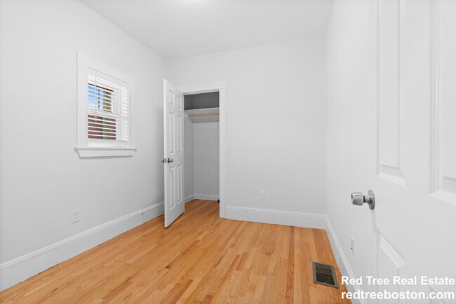 Building Photo - 79 Sydney St