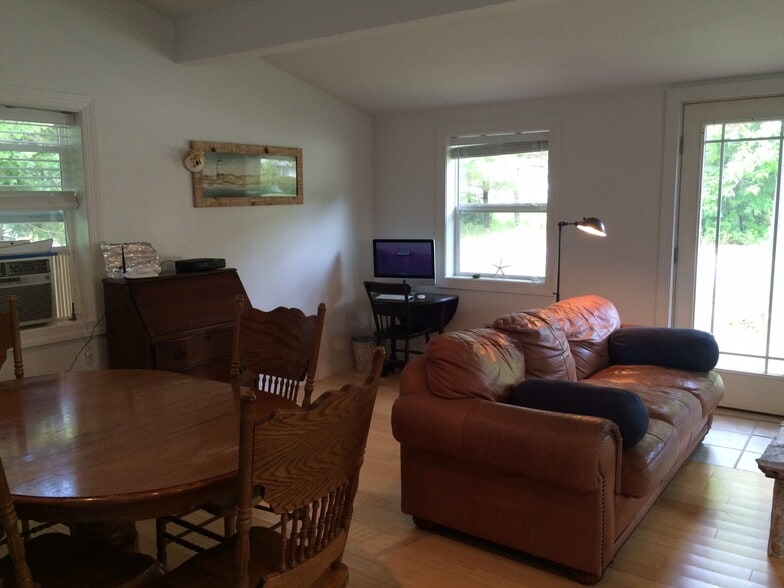 Great room - 403 Ferry Road