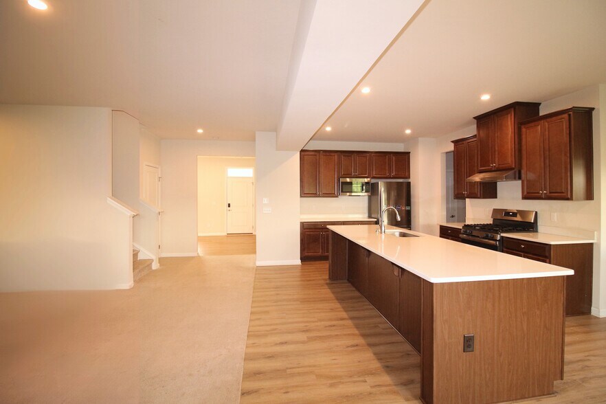 Building Photo - 819 Dean Dr