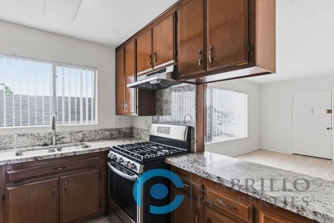 Building Photo - 4622 Hamilton St