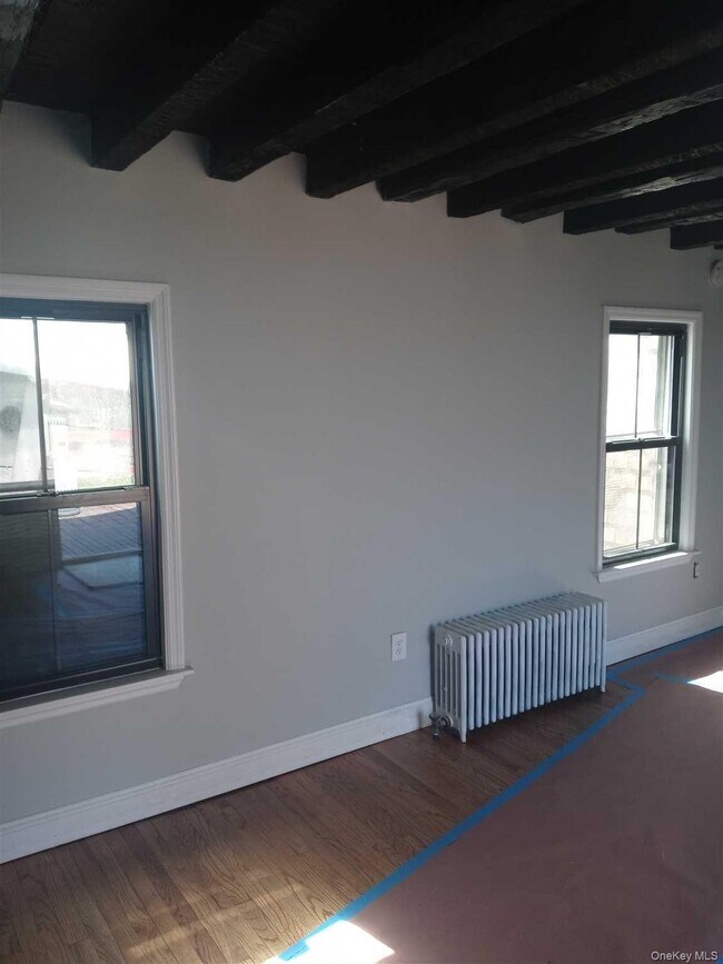 Building Photo - 157 Cream St