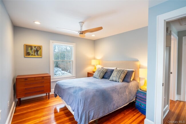 Building Photo - 460 Bay Ave