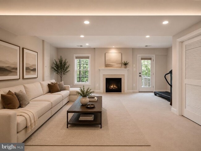 Building Photo - 1600 Regent Manor Ct