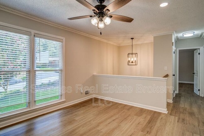 Building Photo - 4734 N Springs Rd NW