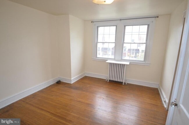 Building Photo - 3422 Tilden St