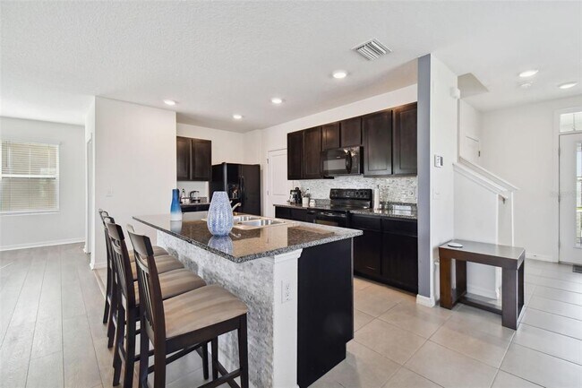 Building Photo - 8258 Pelican Reed Cir