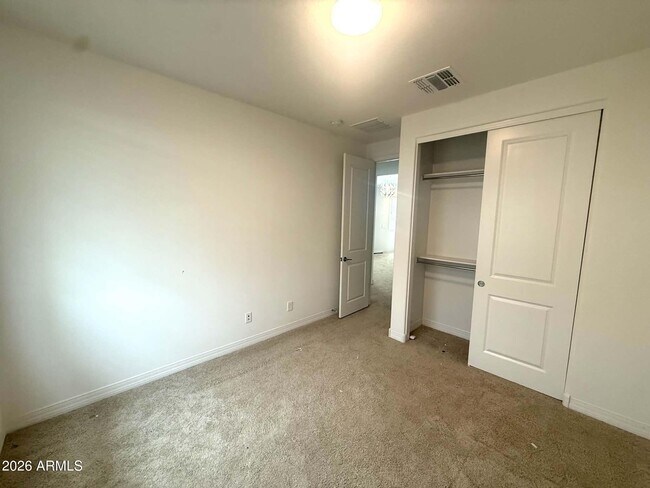 Building Photo - 5731 S Labelle