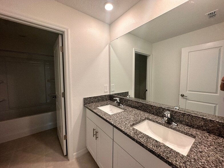 Building Photo - 2276 Gatsby Ln