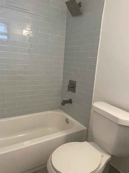 Building Photo - 732 SE 15th St