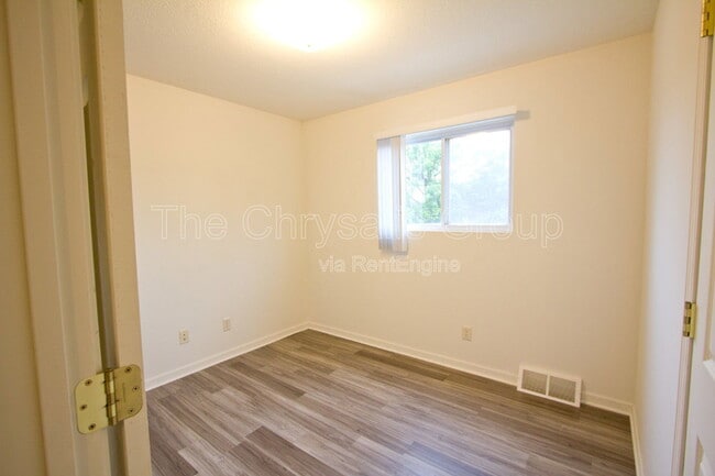 Building Photo - 1402 4th St