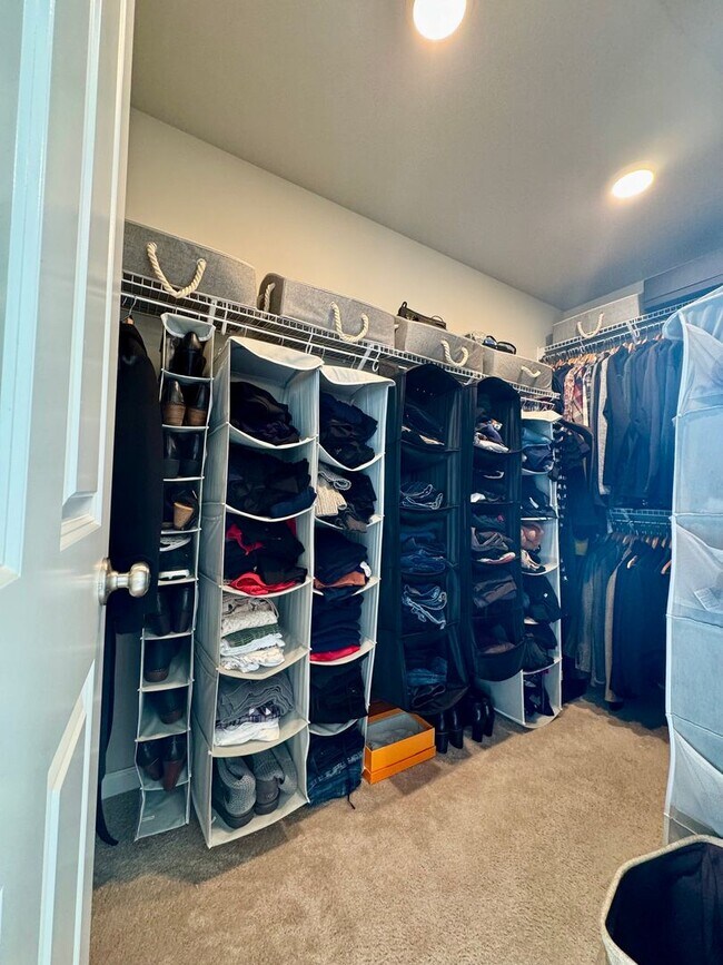 Building Photo - 4 Bedroom Home in Family friendly Cul-de-sac in Maple Valley