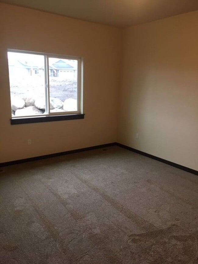 Building Photo - SINGLE FAMILY HOME ON GUY RD (APP#118)