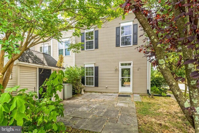 Building Photo - 8711 Spring Brook Way