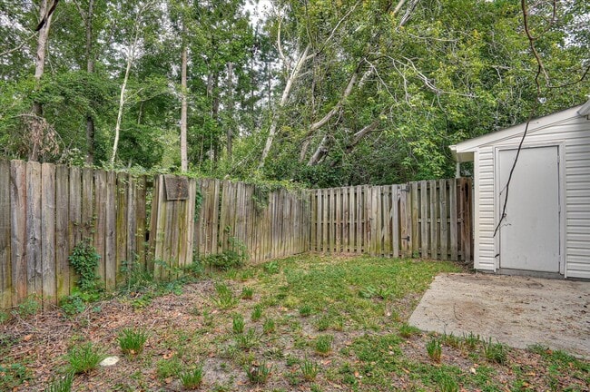 Building Photo - 8035 Reagan Cir