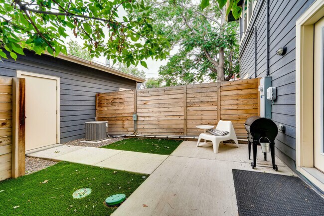 Building Photo - 534 S Lincoln St