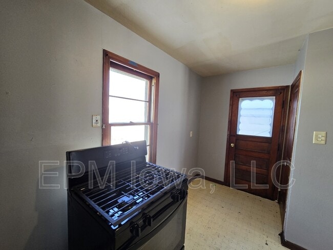 Building Photo - 407 Linden Ave