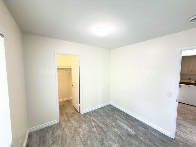 Building Photo - 3623 Harbor Crest Way