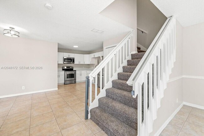 Building Photo - 1542 N Lawnwood Cir