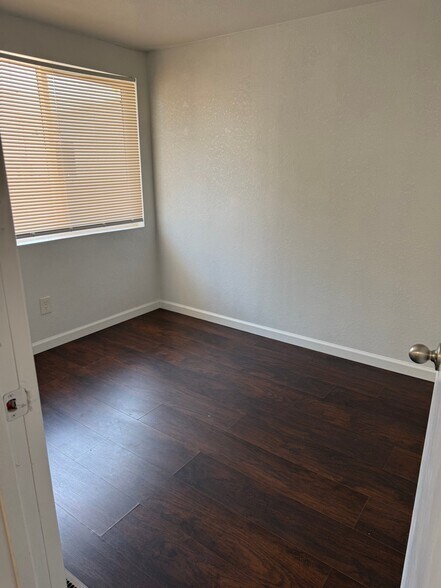 Building Photo - 312 Crescent Dr