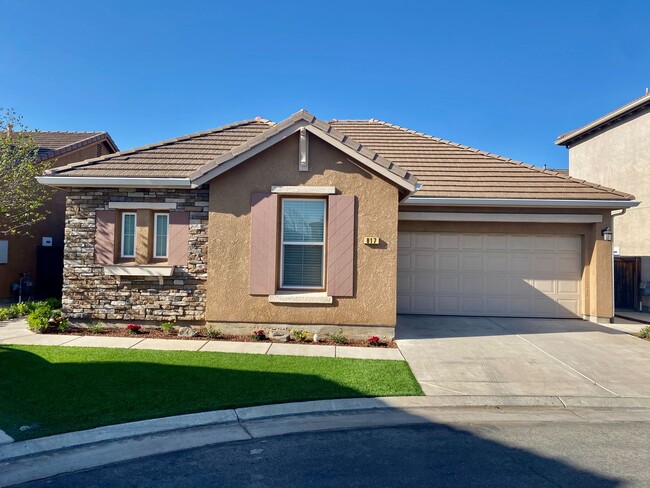 Primary Photo - 3/2 in North Clovis Gated Community