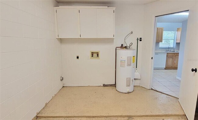 Building Photo - 3214 W Van Buren Dr