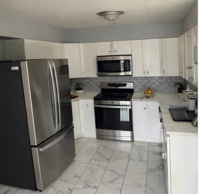 Building Photo - 3158 W 88th St