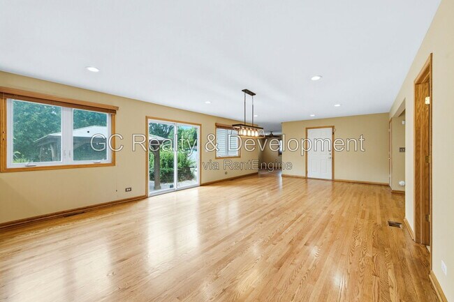 Building Photo - 1007 Forest Dr