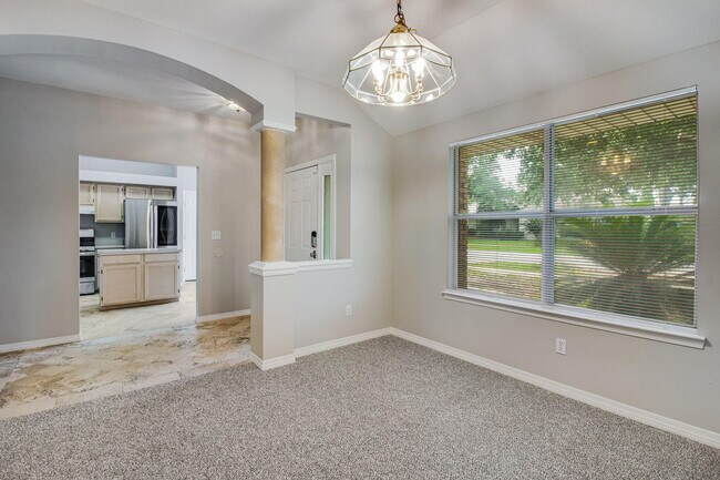 Building Photo - 404 Ridge Wood Cir