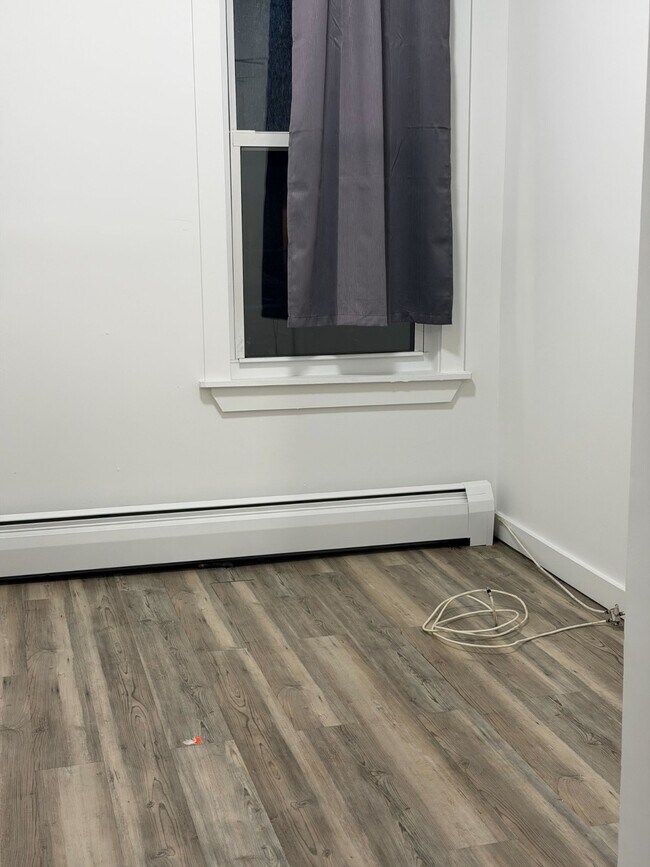 Building Photo - 20 Porach St