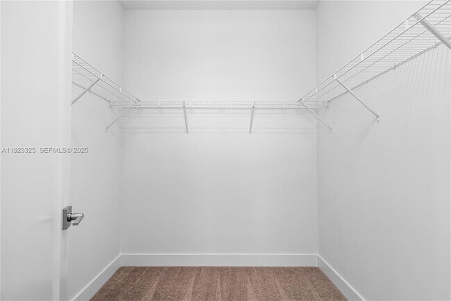 Building Photo - 9362 Tulip Leaf Ct