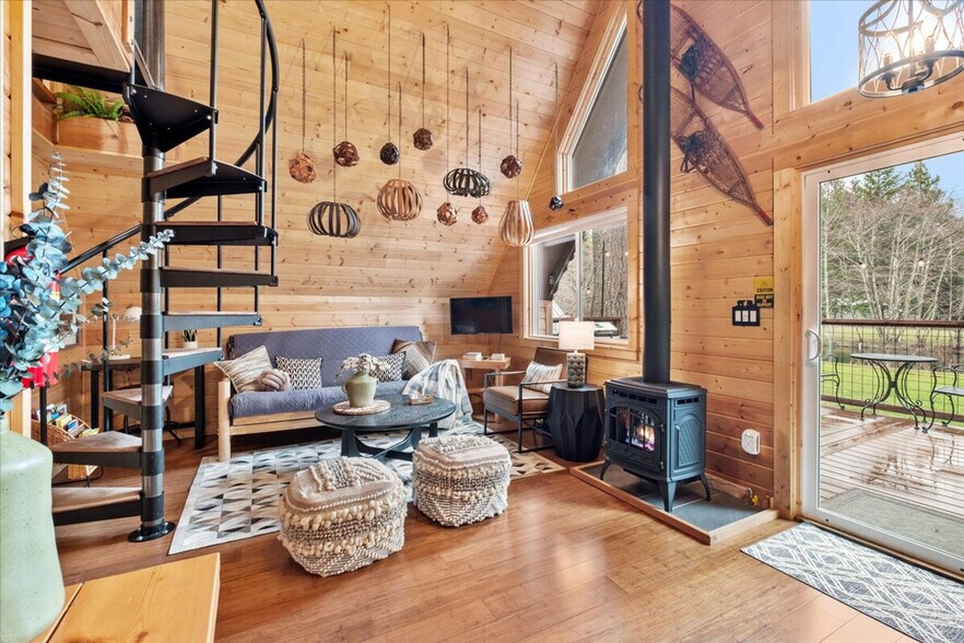 Building Photo - 102 Tahoma Pl